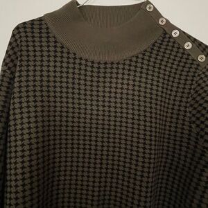 Used Calvin Klein Women   sweater